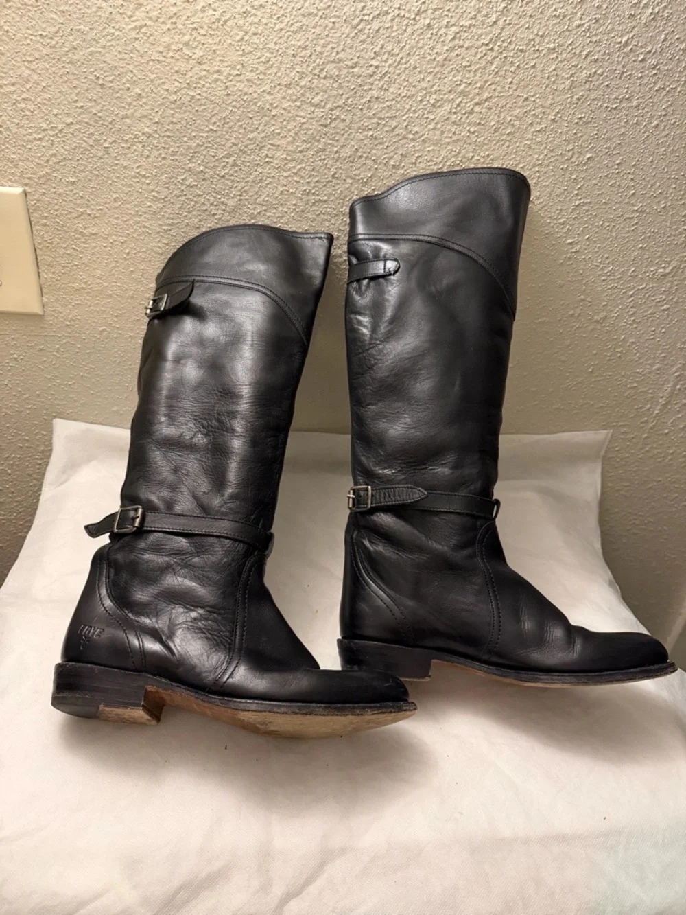 Frye black long Leather women boot, sz 7, pre-owned